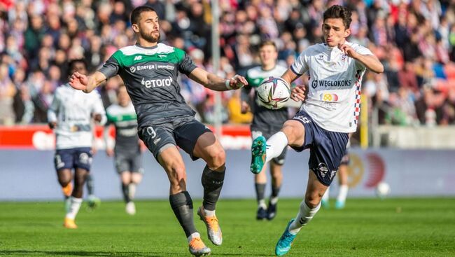 Màn thư hùng Gornik Zabrze và Lechia Gdansk